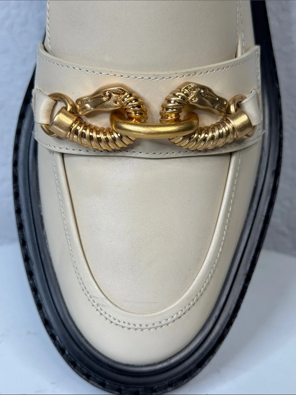 TORY BURCH JESSA CREAM LEATHER LUG SOLE LOAFER EQUESTRIAN CHAIN ACCENT *NWT*